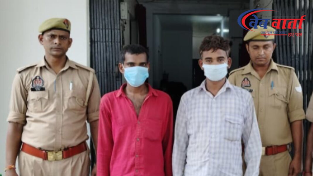 कछौना पुलिस ने देवी मंदिर से चोरी गए घंटे और बाइक बरामद कर दो अभियुक्तों को गिरफ्तार किया