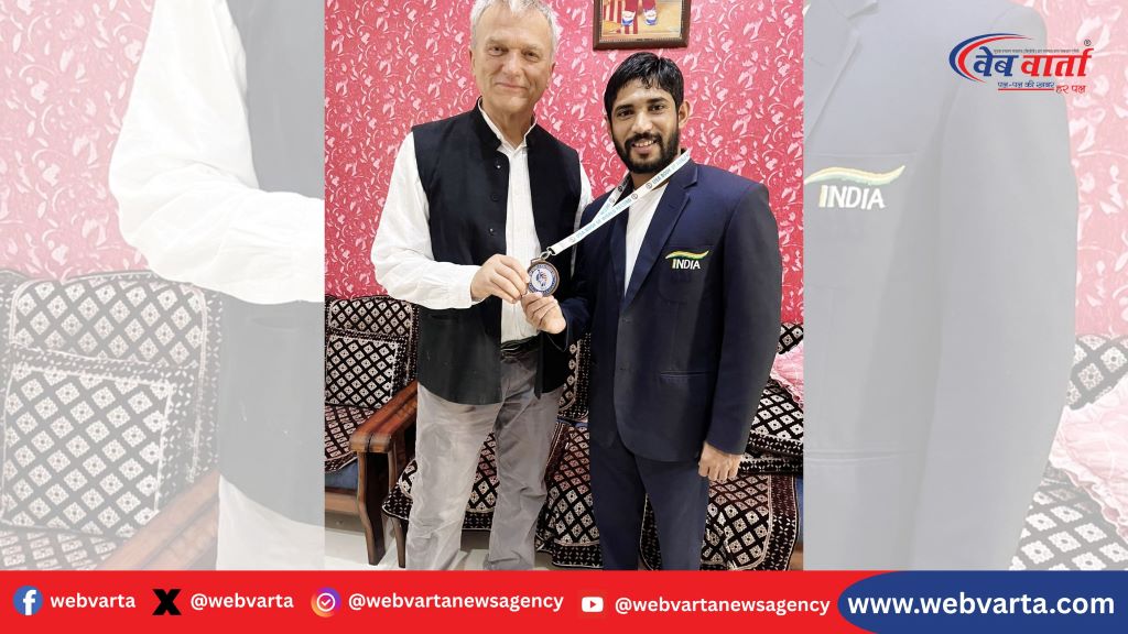 सोनीपत में संदीप आर्य के 37 घंटे सूर्य नमस्कार विश्व रिकॉर्ड पर डॉ. क्रिज़्सटॉफ़ स्टेक द्वारा शुरू किया गया वैज्ञानिक शोध।