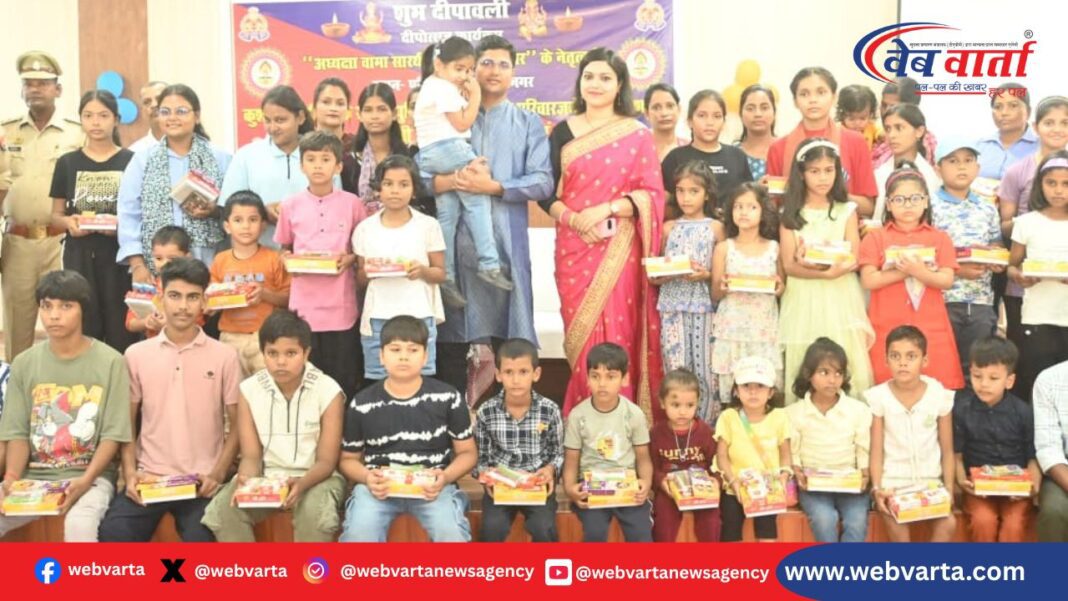 kushinagar-sp-keshav-kumar-diwali-police-family-celebration कुशीनगर SP केशव कुमार पुलिस परिवार दीपावली समारोह