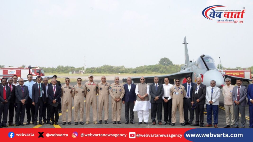 नासिक HAL में ब्रह्मोस से लैस सुखोई जेट टेस्ट फ्लाइट राजनाथ सिंह मौजूदगी