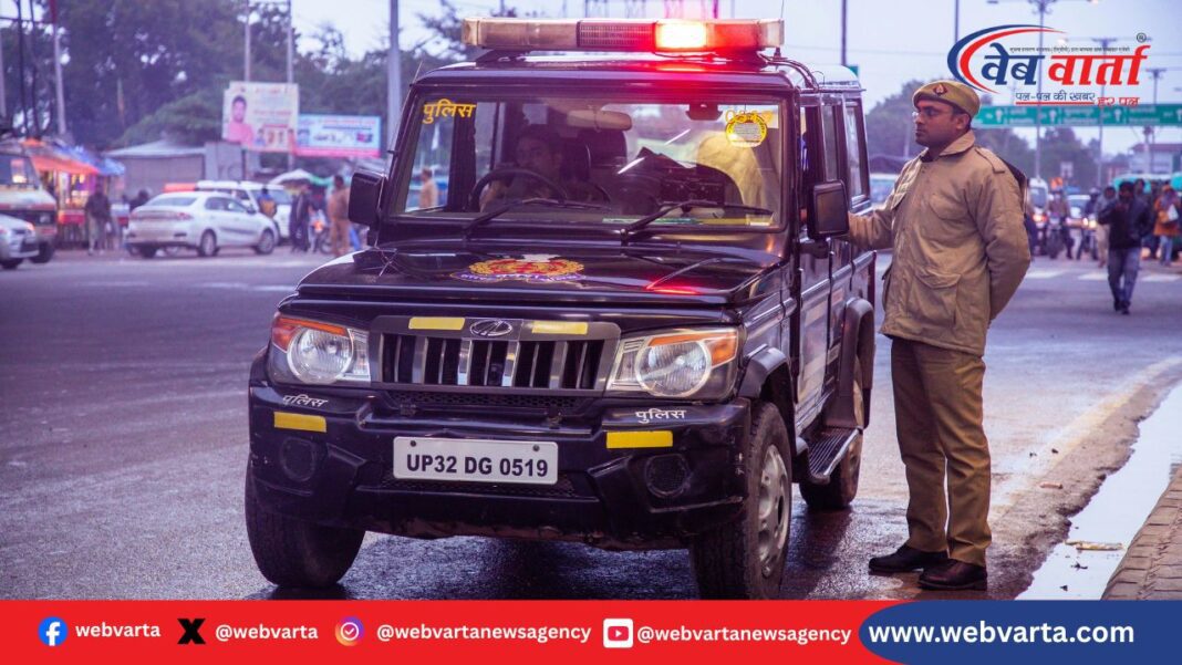 देवरिया बस में बच्ची के साथ अश्लील हरकत आरोपी पिटाई पुलिस