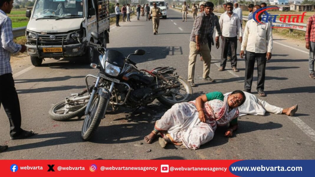 कुशीनगर सड़क हादसा अरुण तिवारी मौत मीना तिवारी घायल