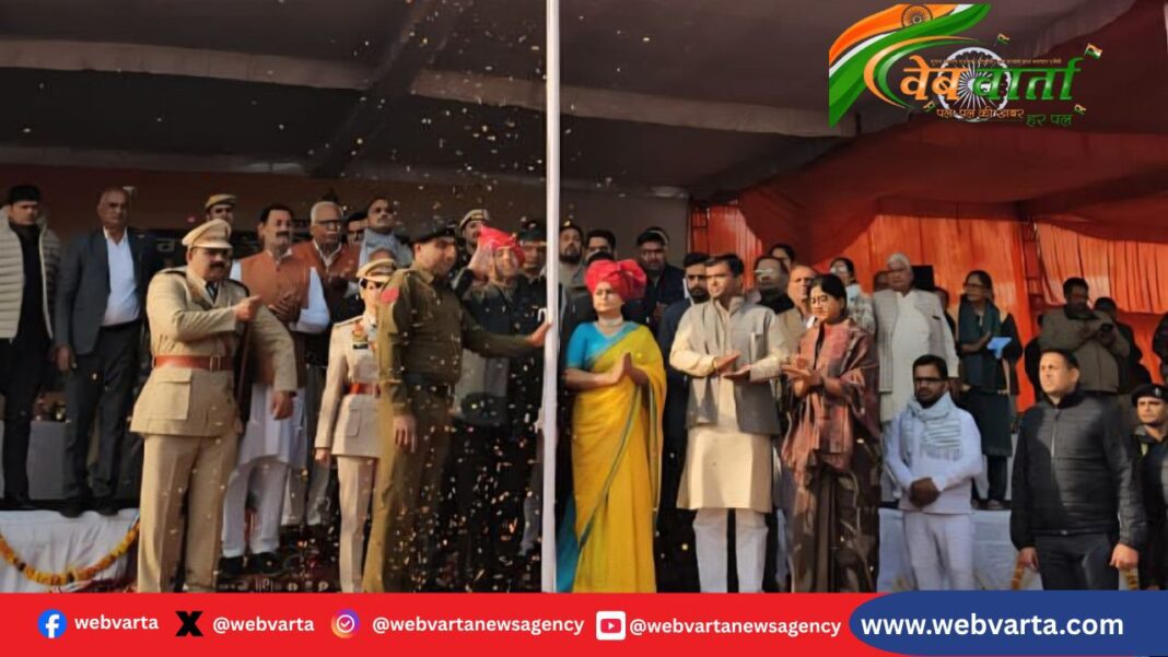 गोहाना में गणतंत्र दिवस पर तिरंगा फहराते विधायक निखिल मदान