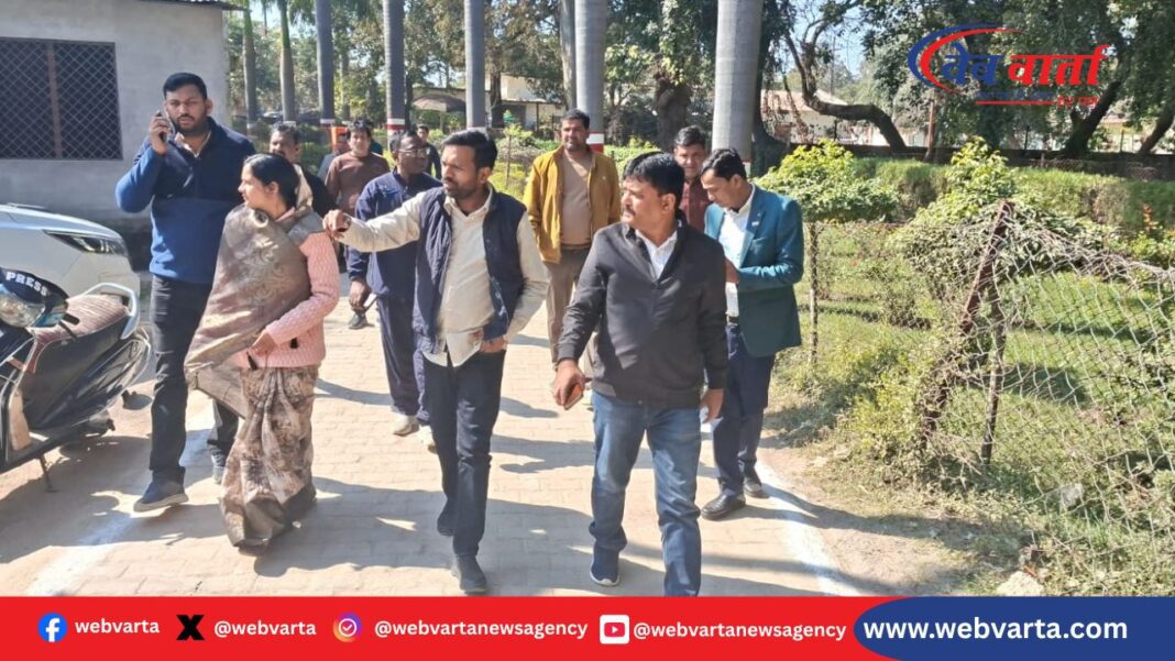 नगर पालिका अध्यक्षा सोनाली जैन द्वारा ललितपुर के पार्कों का निरीक्षण