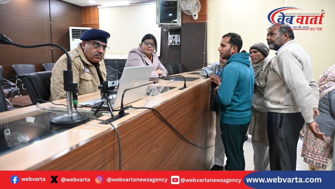 सोनीपत समाधान शिविर में सीटीएम डॉ अनमोल शिकायत सुनवाई