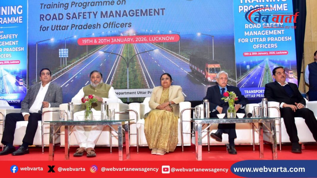 dayashankar-singh-road-safety-workshop-lucknow परिवहन मंत्री दयाशंकर सिंह ने लखनऊ में सड़क सुरक्षा कार्यशाला का शुभारंभ किया