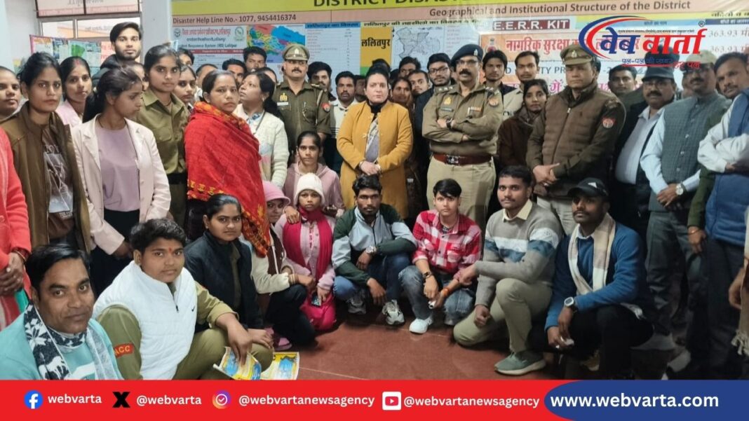 ललितपुर में राष्ट्रीय सड़क सुरक्षा माह के दौरान आपदा मित्रों का प्रशिक्षण