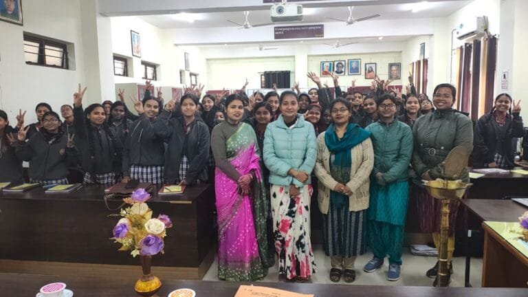 पीएम श्री केंद्रीय विद्यालय हरदोई में किशोरी बालिकाओं के लिए शिक्षा कार्यक्रम का हुआ आयोजन पीएम श्री केंद्रीय विद्यालय हरदोई में किशोरी बालिकाओं के लिए शिक्षा कार्यक्रम का हुआ आयोजन