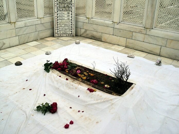 Tomb_Aurangzeb2