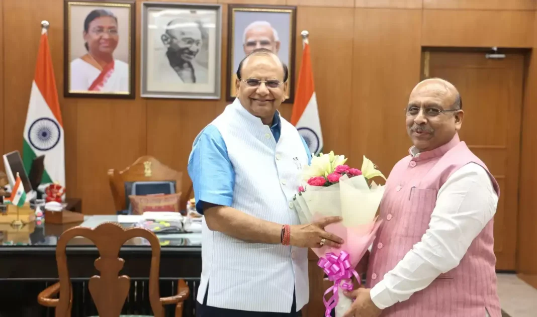 Delhi-10 दिल्ली विधानसभा अध्यक्ष ने की उपराज्यपाल से मुलाकात