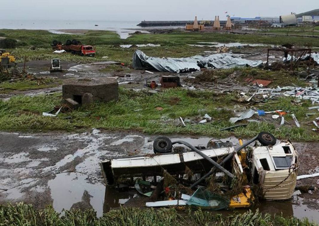 रूस भूकंप : सेवेरो-कुरिल्स्क शहर में सुनामी से तबाही के दृश्य