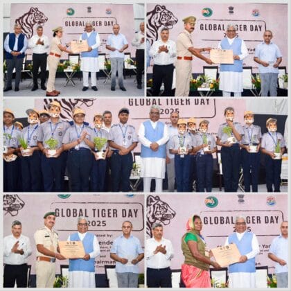 भूपेंद्र यादव दिल्ली चिड़ियाघर में बच्चों को पर्यावरण का महत्व समझाते हुए