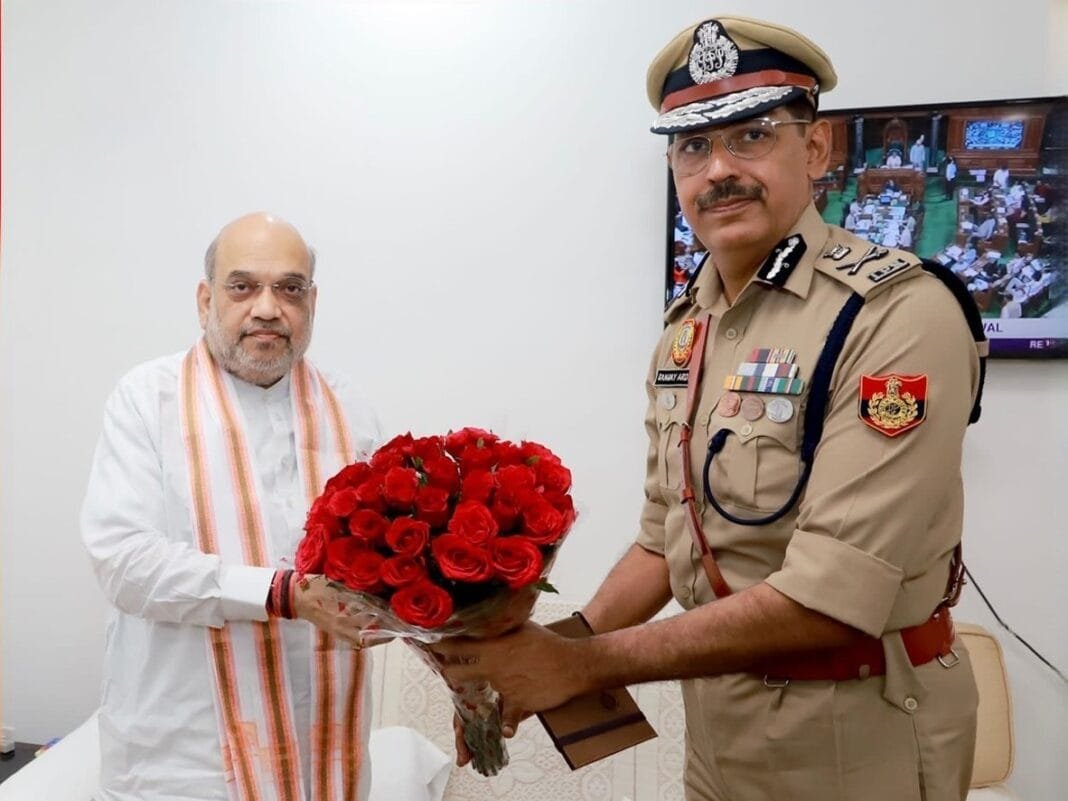 दिल्ली पुलिस आयुक्त संजय अरोड़ा को विदाई परेड