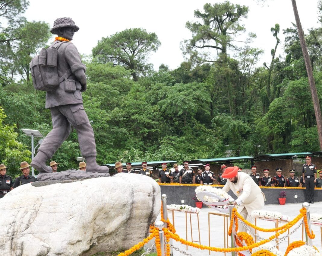 कारगिल विजय दिवस पर राज्यपाल ने शहीदों को दी श्रद्धांजलि