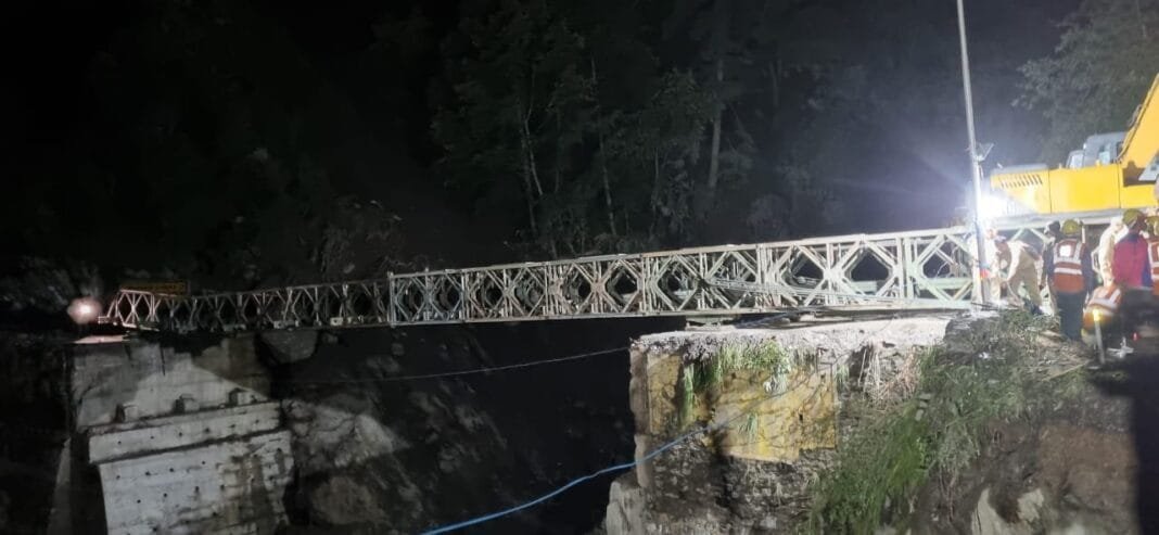 उत्तरकाशी धराली में बीआरओ और भारतीय सेना द्वारा बनाया गया 90 फुट लंबा बेली ब्रिज