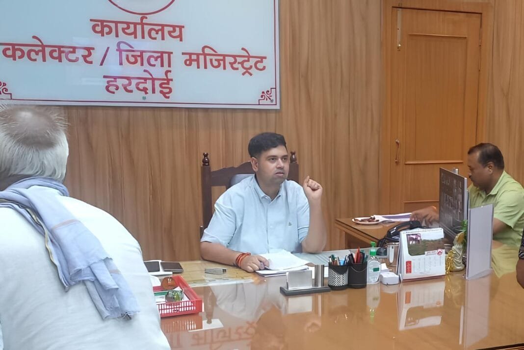 लोधी गांव के पास प्रस्तावित पर्यटक सुविधा केंद्र का स्थल, जिसमें आधुनिक सुविधाएं विकसित की जाएंगी : जिलाधिकारी अनुनय झा