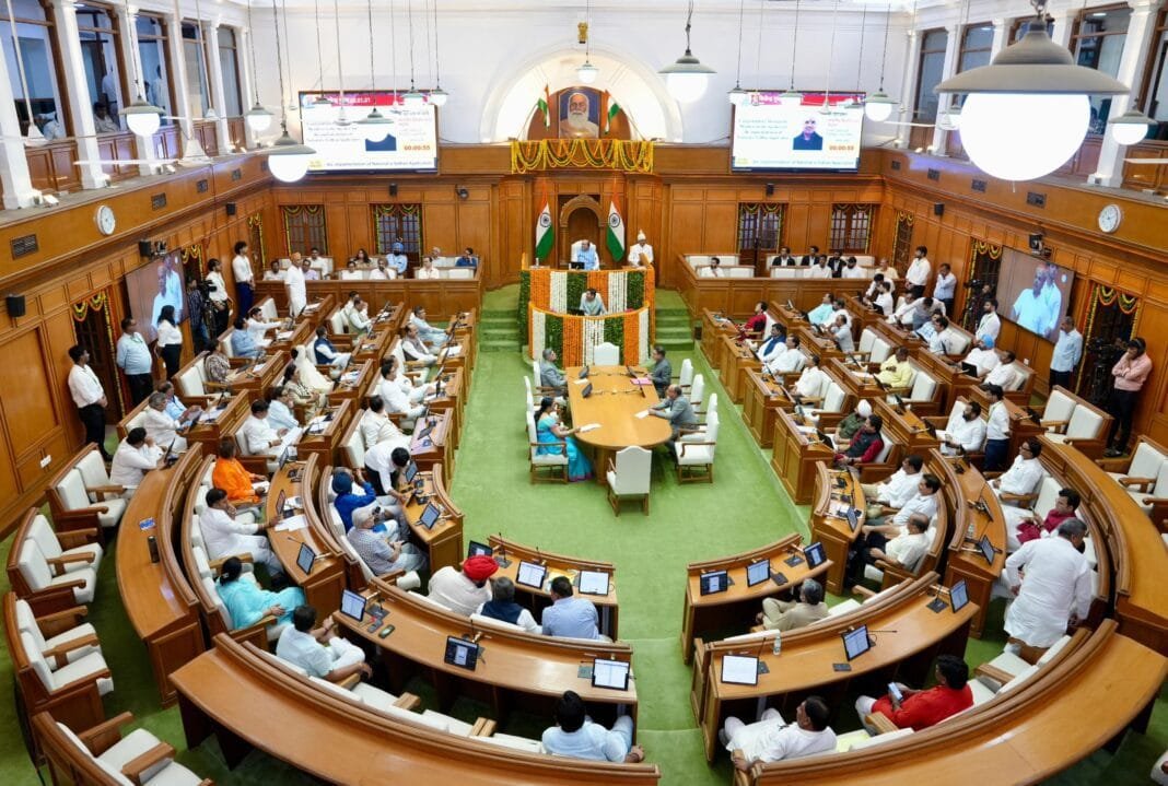 Delhi-03 दिल्ली विधानसभा में पेपरलेस सत्र की शुरुआत