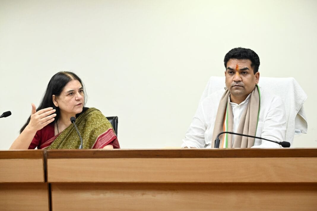 Delhi-05 दिल्ली में आवारा पशुओं की समस्या पर कपिल मिश्रा और मेनका गांधी की बैठक, संयुक्त सुधार योजना पर चर्चा