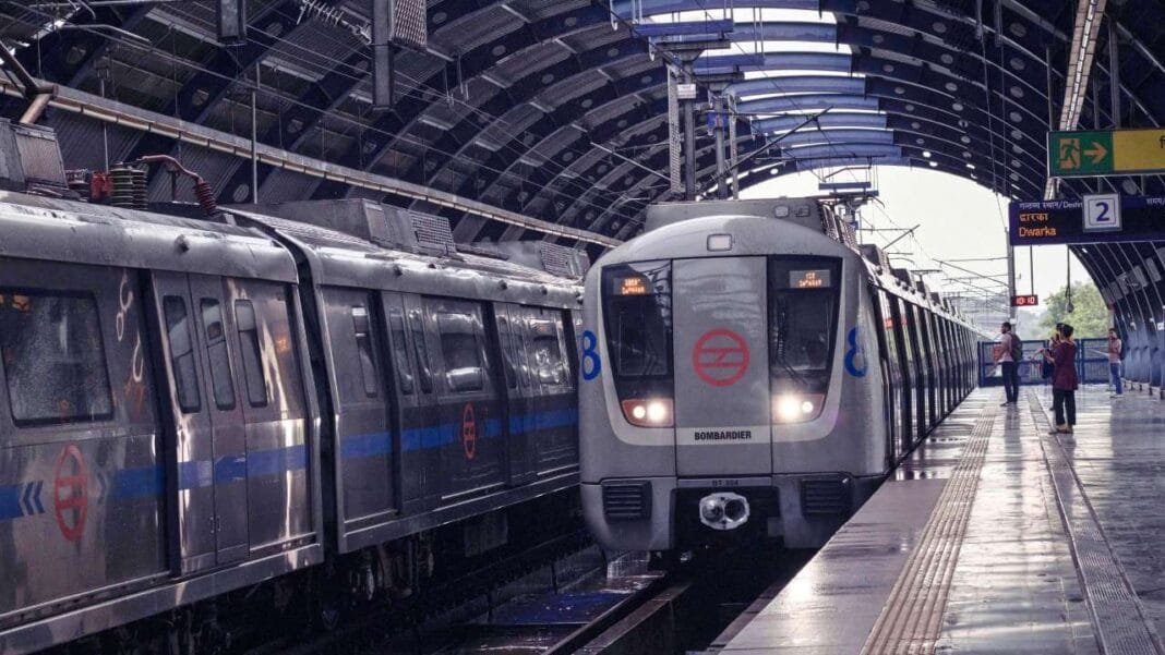 Delhi Metro2 दिल्ली मेट्रो किराए में बढ़ोतरी, न्यूनतम 11 रुपये और अधिकतम 64 रुपये।