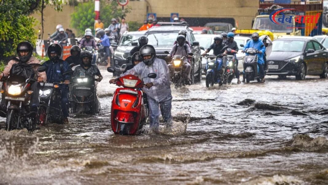 दिल्ली में बारिश : मंडावली में दीवार ढही, तीन स्कूली बच्चे बाल-बाल बचे