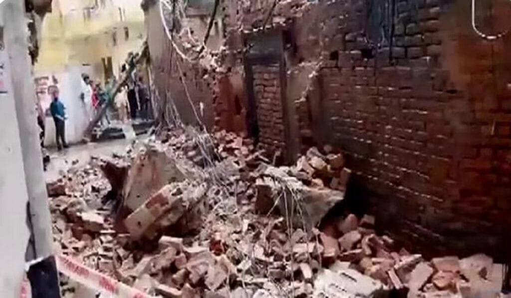 Mandawali Building Collapse