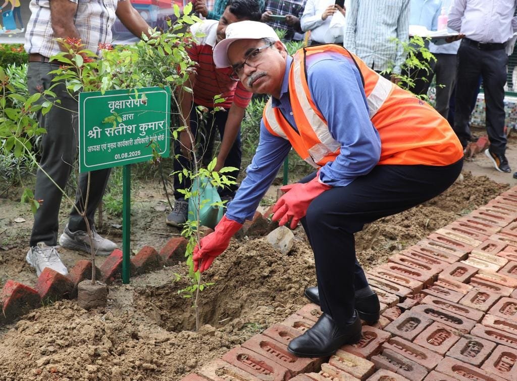New Delhi Railway Station Plantation Cleanliness Satish Kumar CEO and Chairman Railway Board
