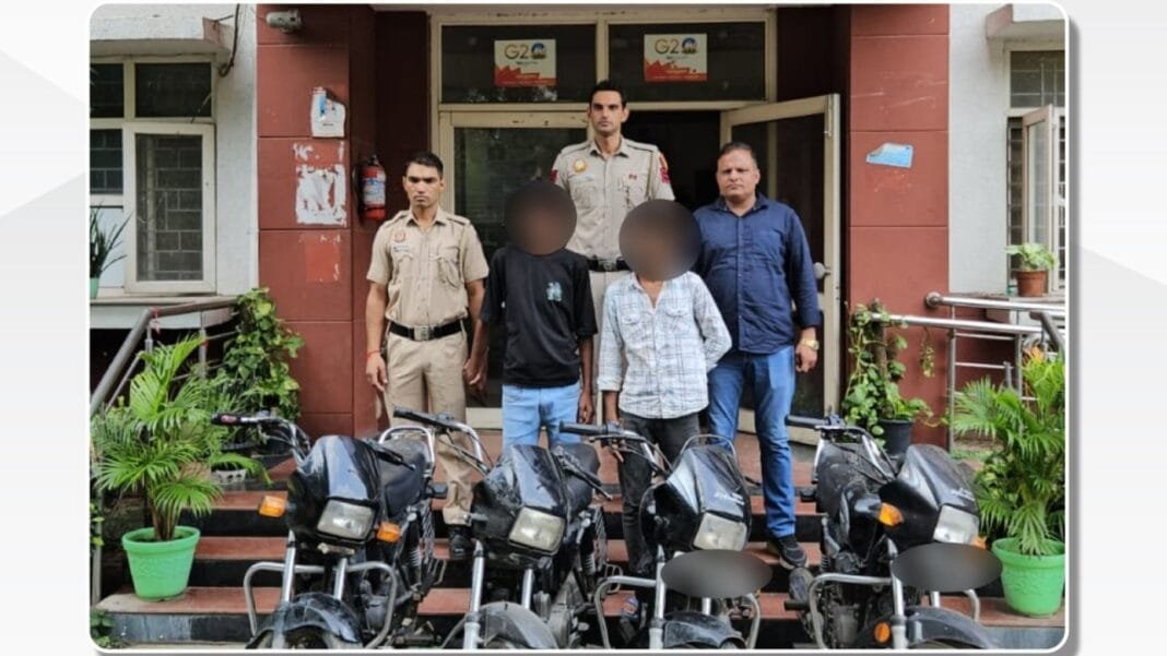 न्यू अशोक नगर पुलिस द्वारा बाइक चोरी गिरोह का भंडाफोड़, चार मोटरसाइकिल बरामद