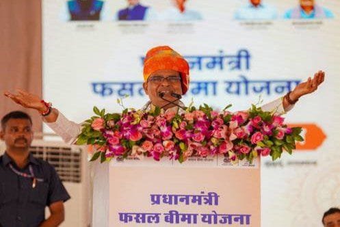 केंद्रीय कृषि मंत्री शिवराज सिंह चौहान किसानों के हितों पर बोलते हुए