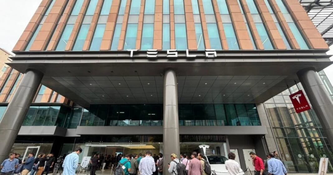 नई दिल्ली एरोसिटी में टेस्ला का नया शोरूम