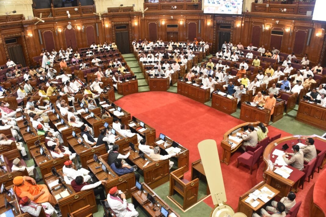यूपी विधानसभा मानसून सत्र 2025 में सत्ता और विपक्ष के बीच तीखी बहस