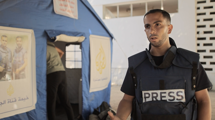 गाज़ा में हमले में मारे गए अल जज़ीरा पत्रकार अनस अल-शरीफ की फाइल फोटो