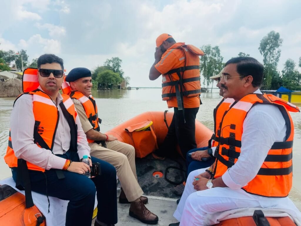 chiranjupurwa flood relief ashish singh dm sp1