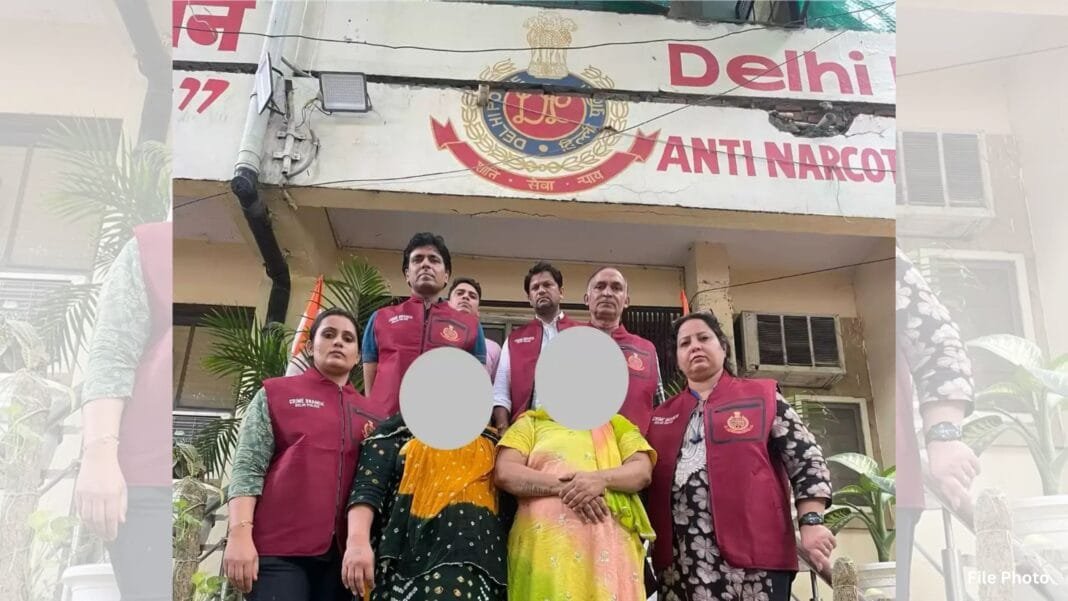 दिल्ली पुलिस ने नंद नगरी से पांच करोड़ की हेरोइन के साथ दो महिला तस्कर गिरफ्तार कीं