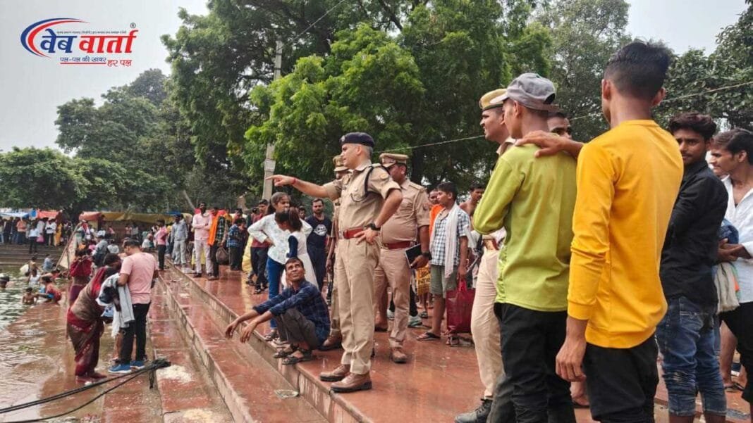 हरदोई एसपी नीरज कुमार जादौन संडीला शोभायात्रा और बेनीगंज मेले की सुरक्षा निरीक्षण
