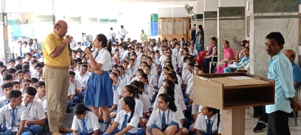 kishoron ke liye yauvan online behaviour seminar rohtak2