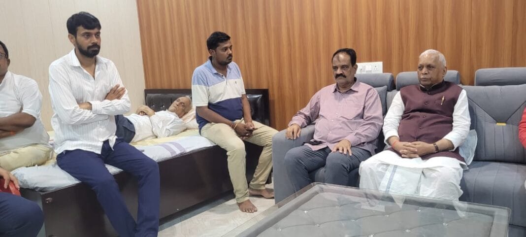 पत्रकार विनयकांत मिश्र की माताजी चम्पा देवी के निधन पर नेताओं ने जताई शोक संवेदना