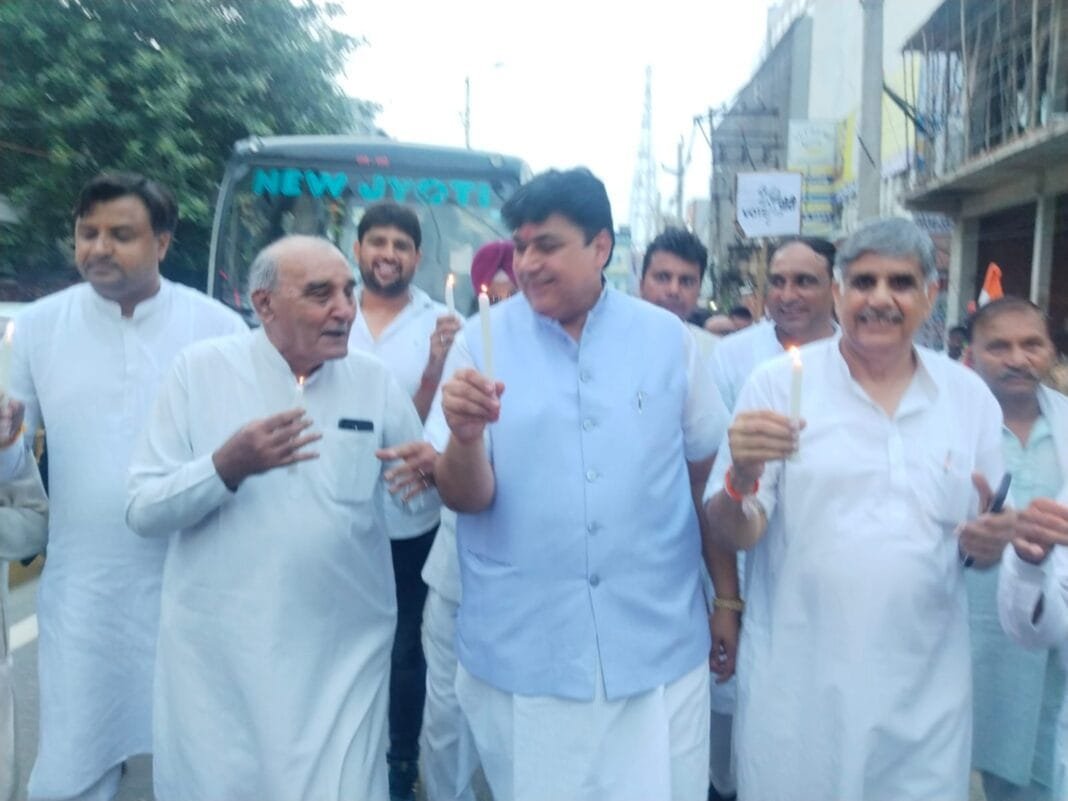 सोनीपत में वोट चोरी के खिलाफ कांग्रेस का कैंडल मार्च