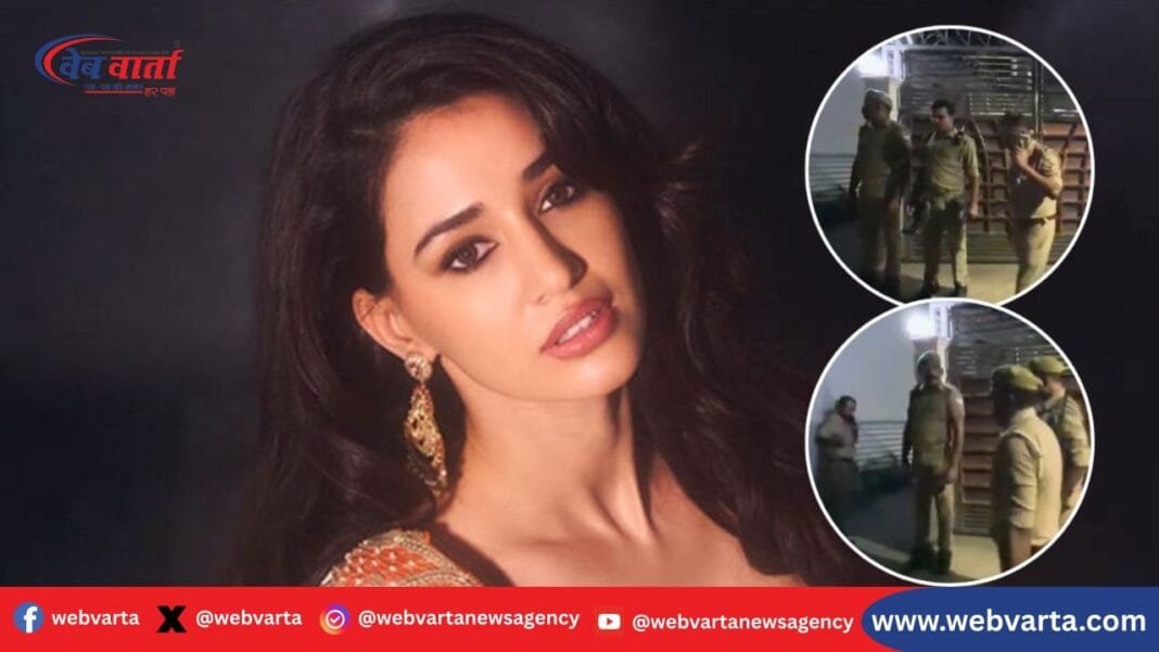 Disha Patani House Firing बरेली में दिशा पाटनी के घर पर फायरिंग के बाद पुलिस जांच करती हुई