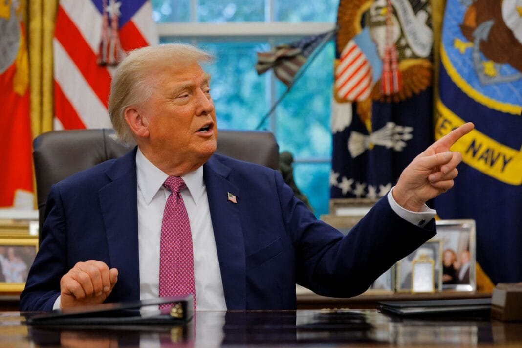 अमेरिकी राष्ट्रपति डोनाल्ड ट्रंप शुक्रवार को व्हाइट हाउस में एक प्रेस कॉन्फ्रेंस में