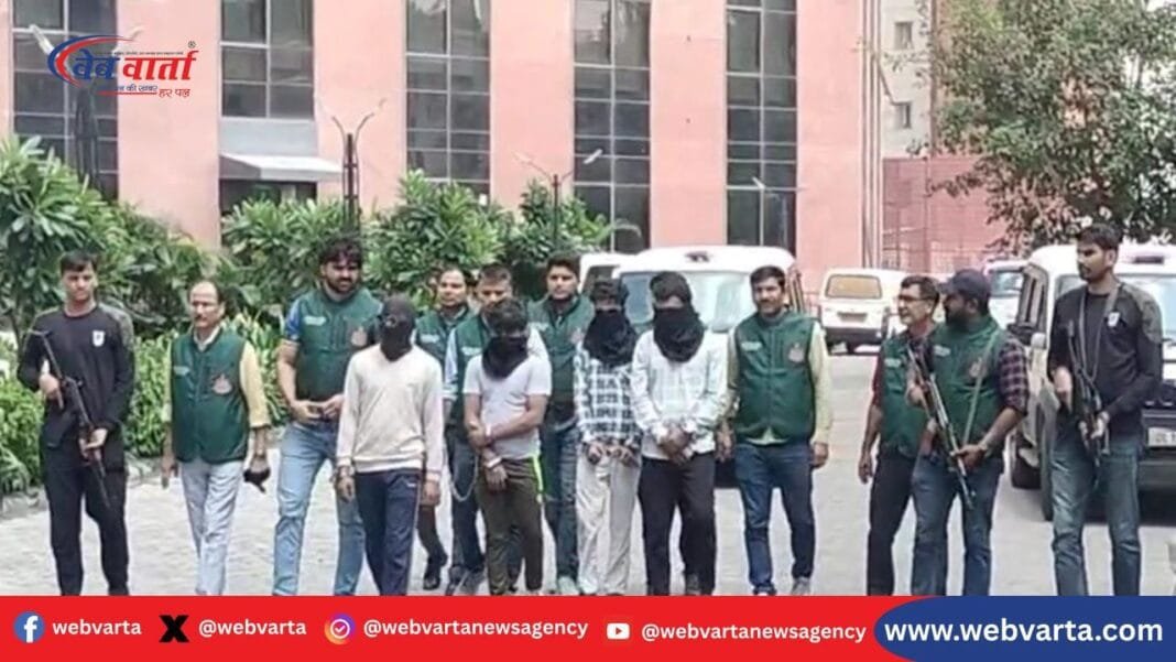 दिल्ली पुलिस की स्पेशल सेल द्वारा आतंकी साजिश के भंडाफोड़ के बाद बरामद सामग्री