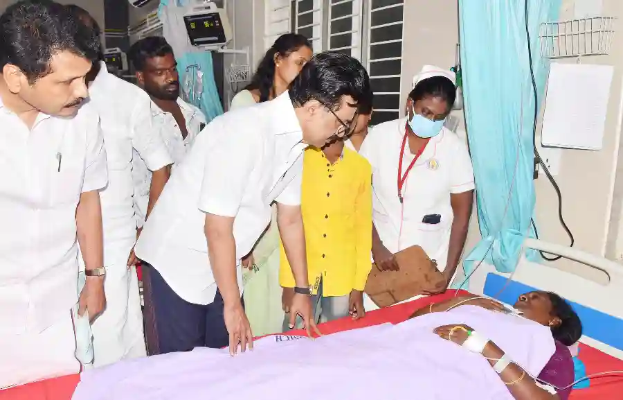 karur-rally-stampede-mk-stalin-visits-hospital