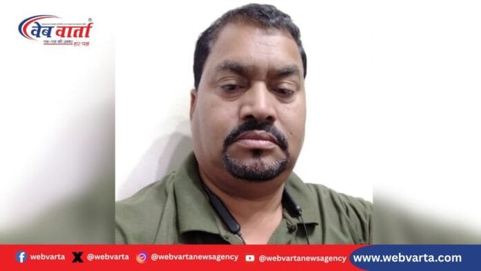 पारंपरिक और ऑनलाइन पितृ तर्पण की प्रक्रिया पर विचार