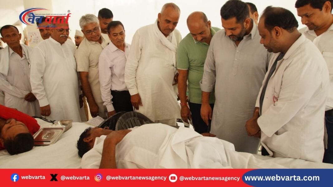 सोनीपत निरंकारी सत्संग भवन में रक्तदान शिविर, विधायक निखिल मदान शुभारंभ