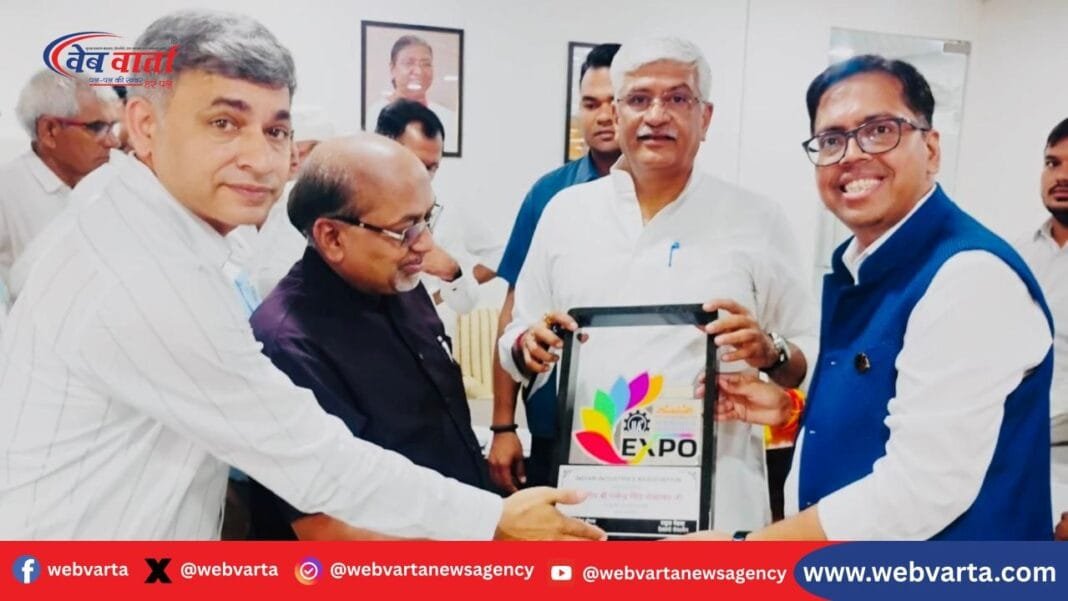 वाराणसी में अंतरराष्ट्रीय टूरिज्म एवं हॉस्पिटैलिटी एक्सपो 2025 की तैयारियों पर चर्चा