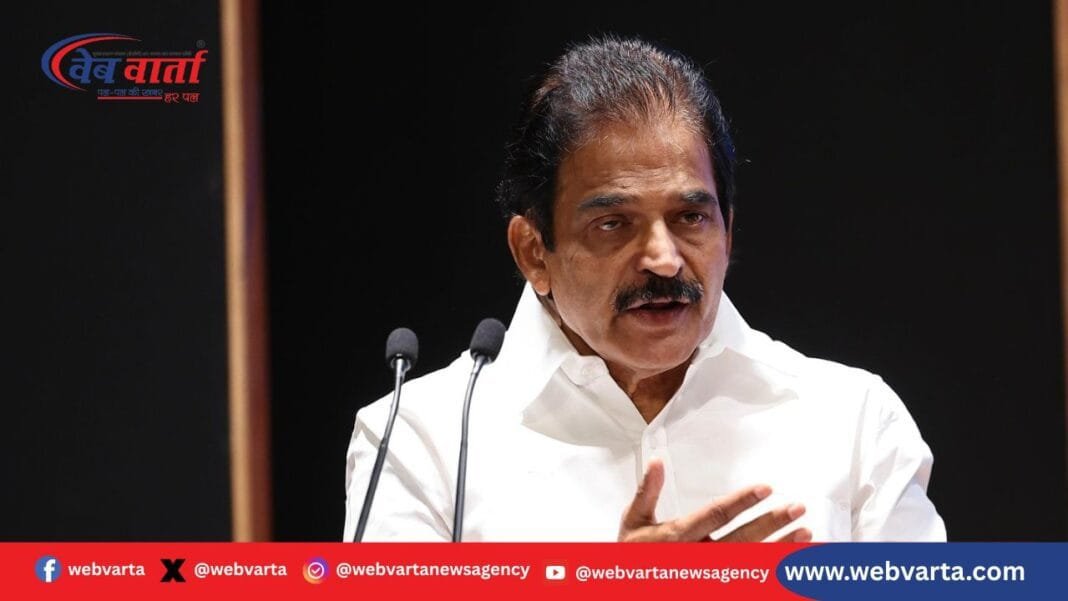 कांग्रेस महासचिव के.सी. वेणुगोपाल आरएसएस पर ईसाई-विरोधी आरोप लगाते हुए, केसरी लेख विवाद की तस्वीर