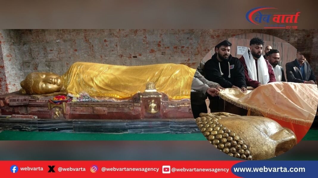Badshah Kushinagar Buddha Temple Visit कुशीनगर में बुद्ध महापरिनिर्वाण मंदिर में दर्शन करते रैपर बादशाह