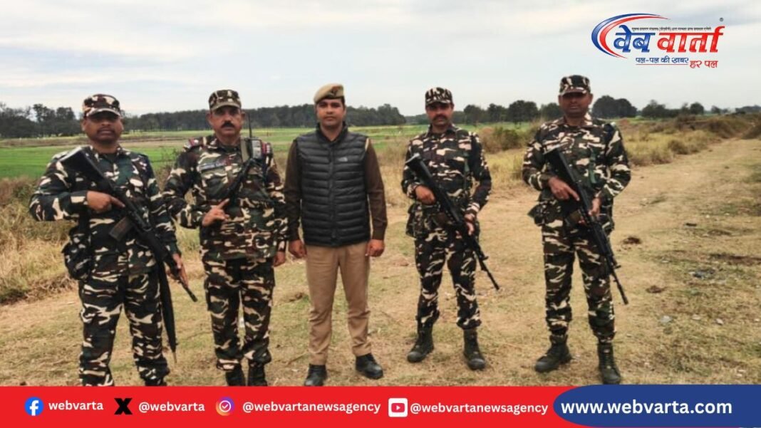 इंडो-नेपाल बॉर्डर पर पुलिस और एसएसबी की संयुक्त गश्त