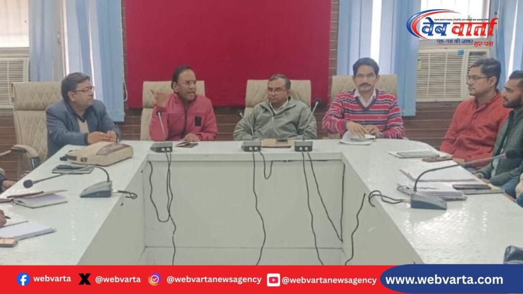 कृमि मुक्ति दिवस: देवरिया में एनडीडी और एमआर टीकाकरण अभियान को लेकर समीक्षा बैठक