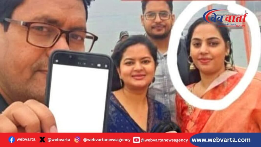 वाराणसी अस्सी घाट मोबाइल चोर गिरोह अंकिता गुप्ता 2026