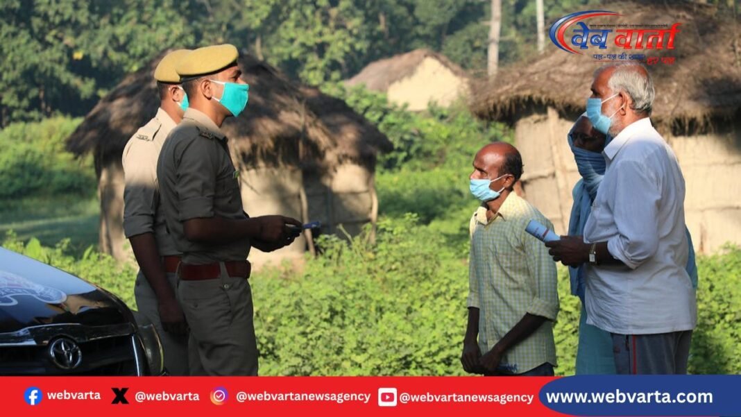 कुशीनगर फायरिंग मामले की जांच करती पुलिस